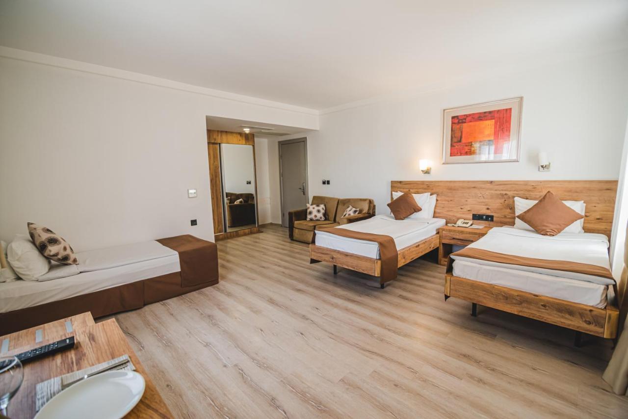Uptown Bueyuek Anadolu Girne Hotel Exterior foto