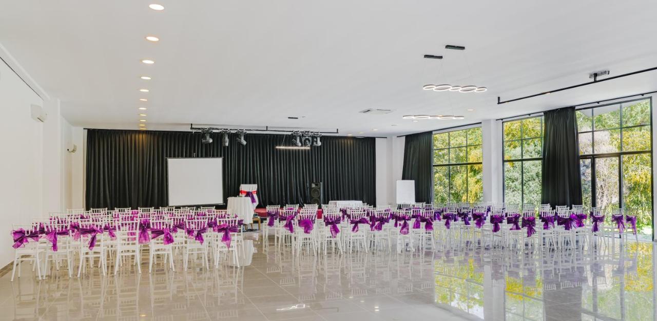 Uptown Bueyuek Anadolu Girne Hotel Exterior foto