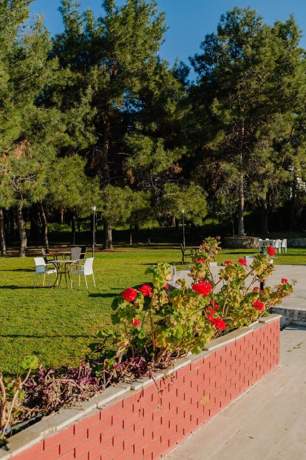 Uptown Bueyuek Anadolu Girne Hotel Exterior foto