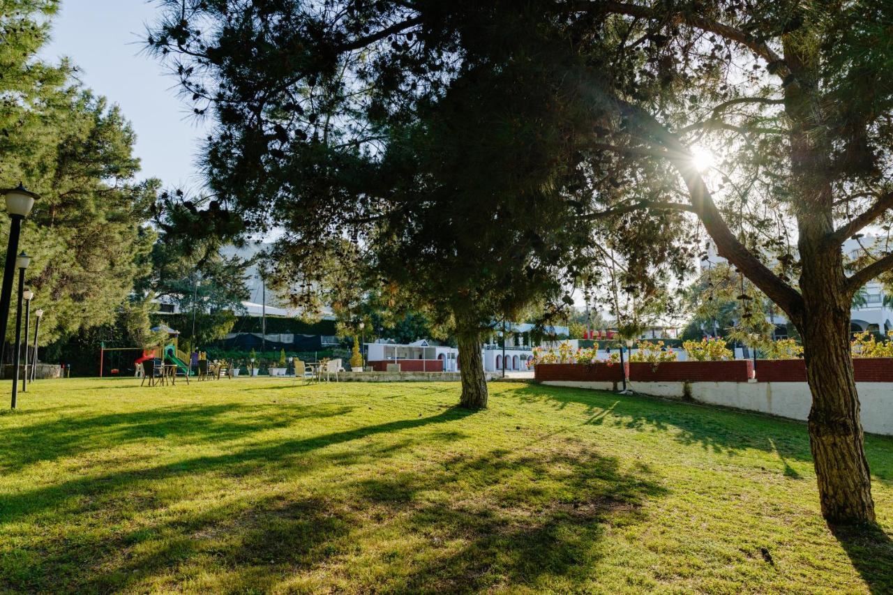 Uptown Bueyuek Anadolu Girne Hotel Exterior foto