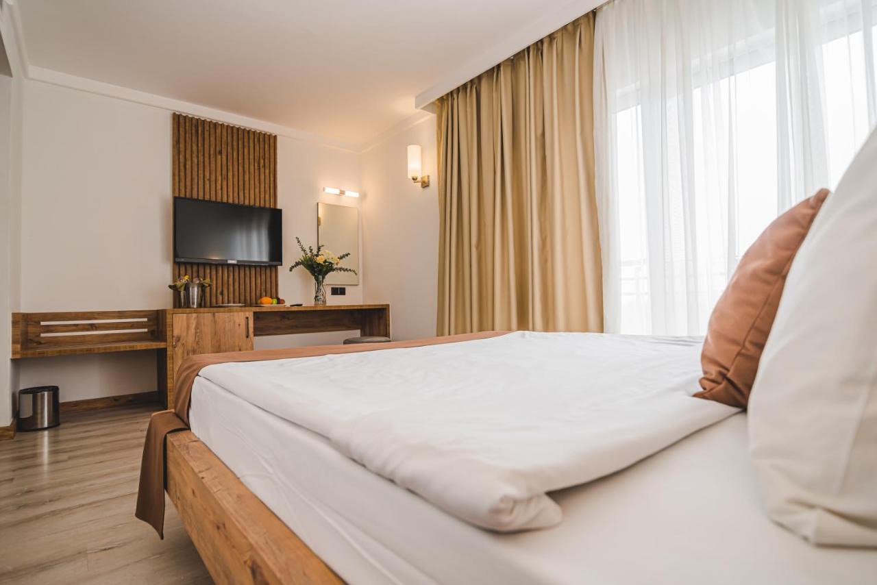 Uptown Bueyuek Anadolu Girne Hotel Exterior foto