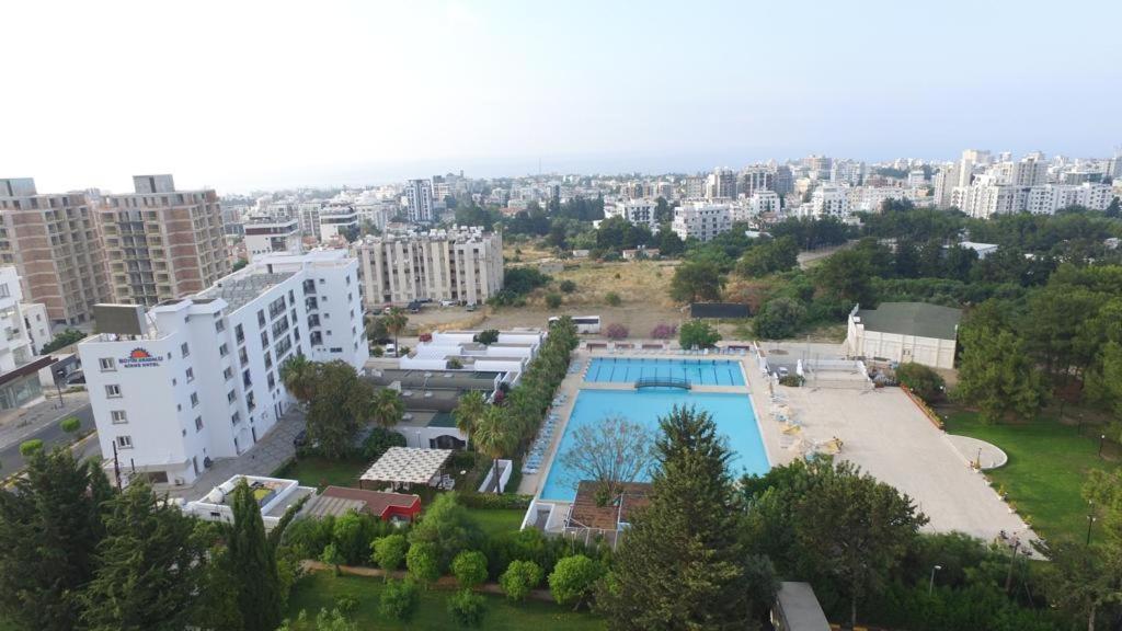 Uptown Bueyuek Anadolu Girne Hotel Exterior foto