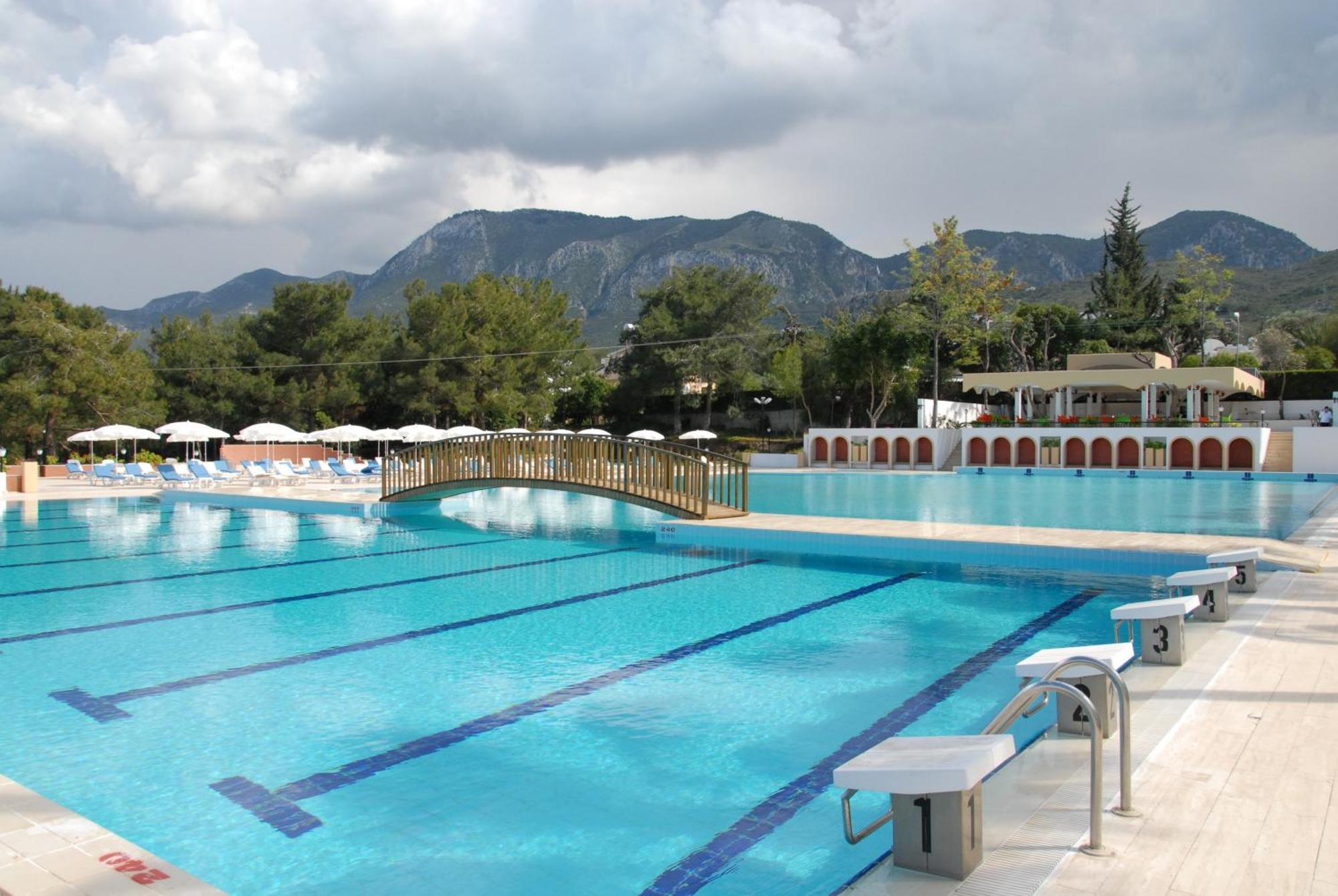 Uptown Bueyuek Anadolu Girne Hotel Exterior foto