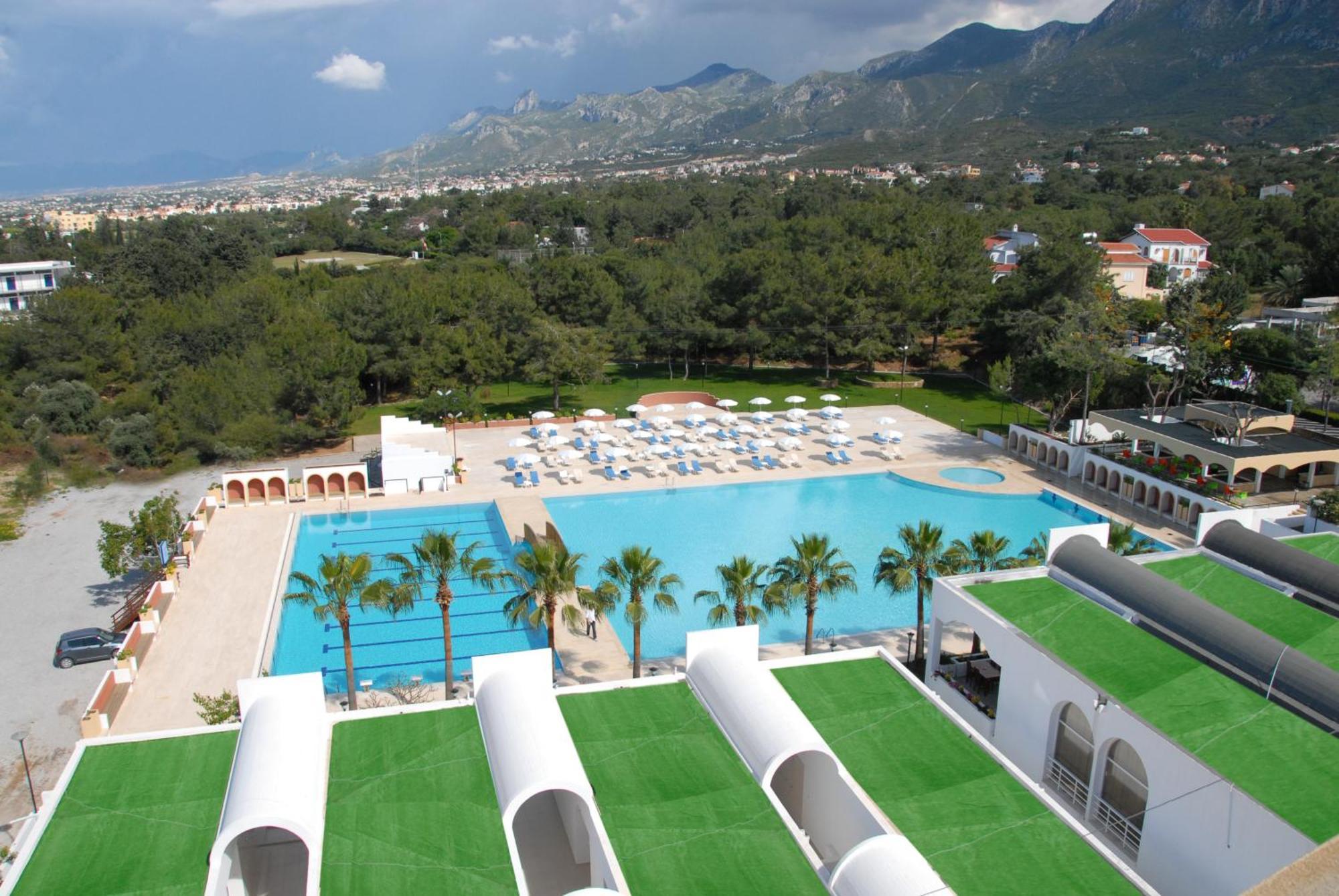 Uptown Bueyuek Anadolu Girne Hotel Exterior foto